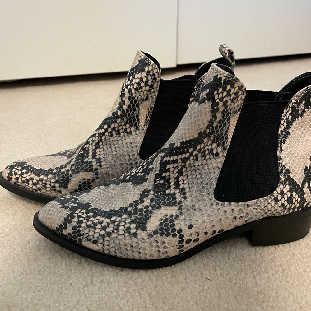 Steve Madden Ankle Boot size 6.5